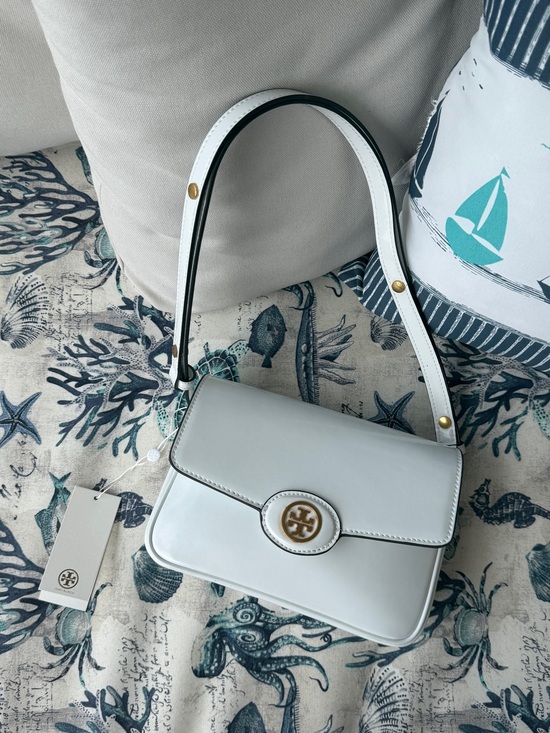 Tory Burch Handbags - Tory Burch White Leather Shoulder Bag with Gold Logo